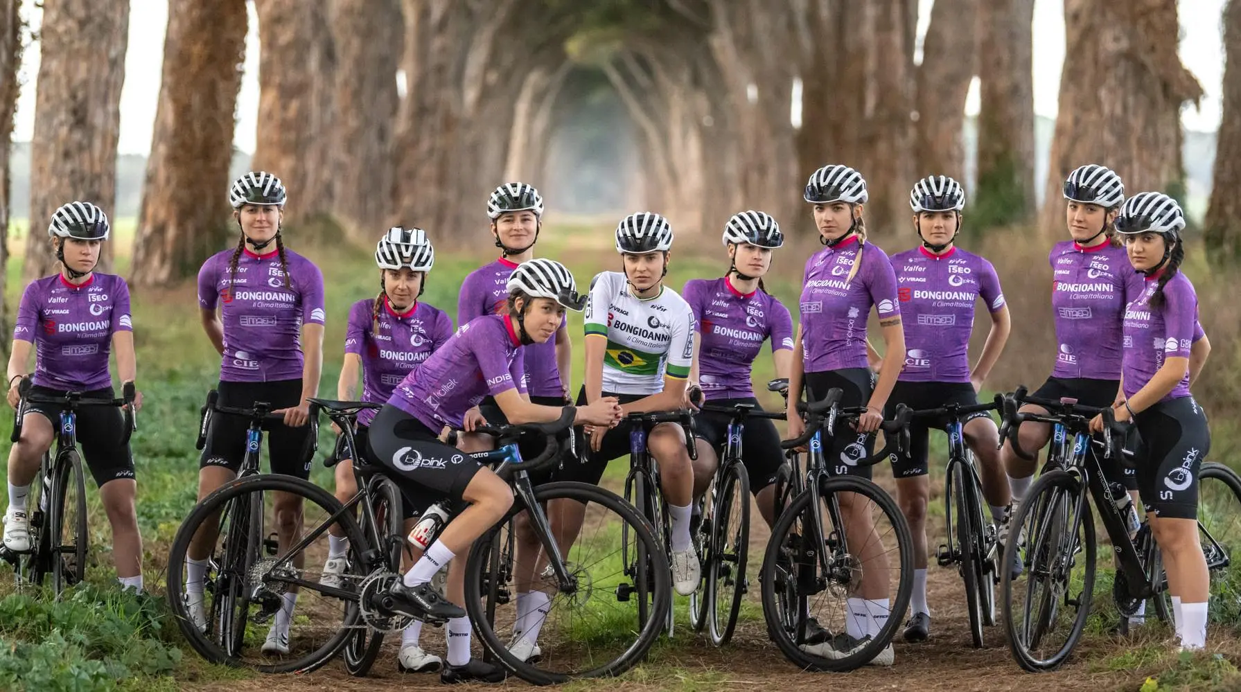 Ciclismo donne. Sfida negli Emirati Arabi, la Be Pink è pronta