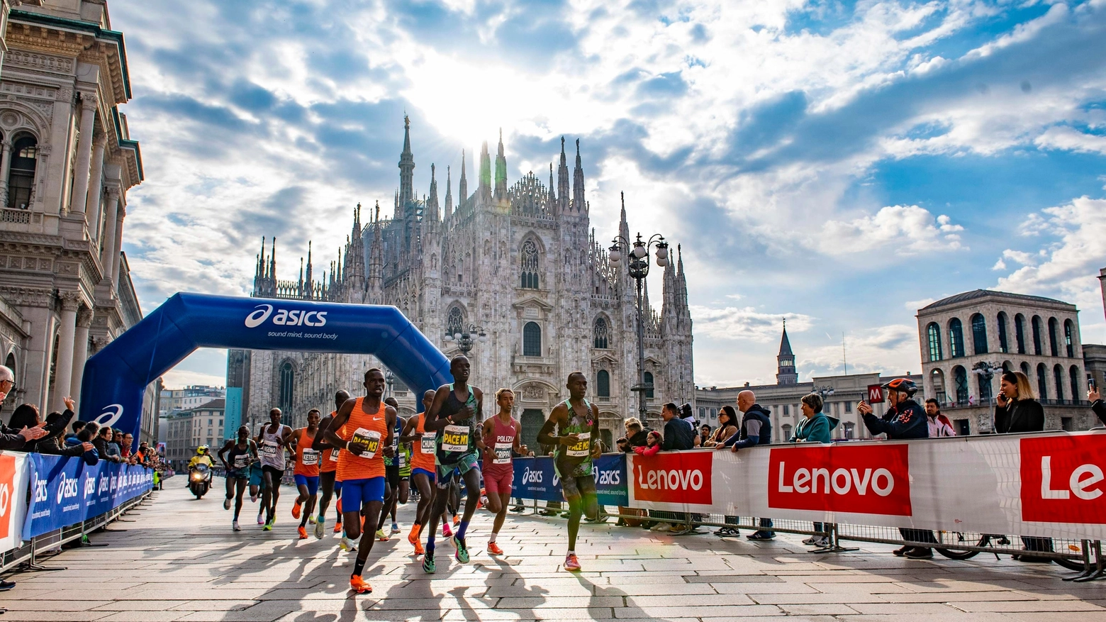 L'ultima edizione della Milano Marathon: quest'anno partenza e arrivo in Piazza Duomo