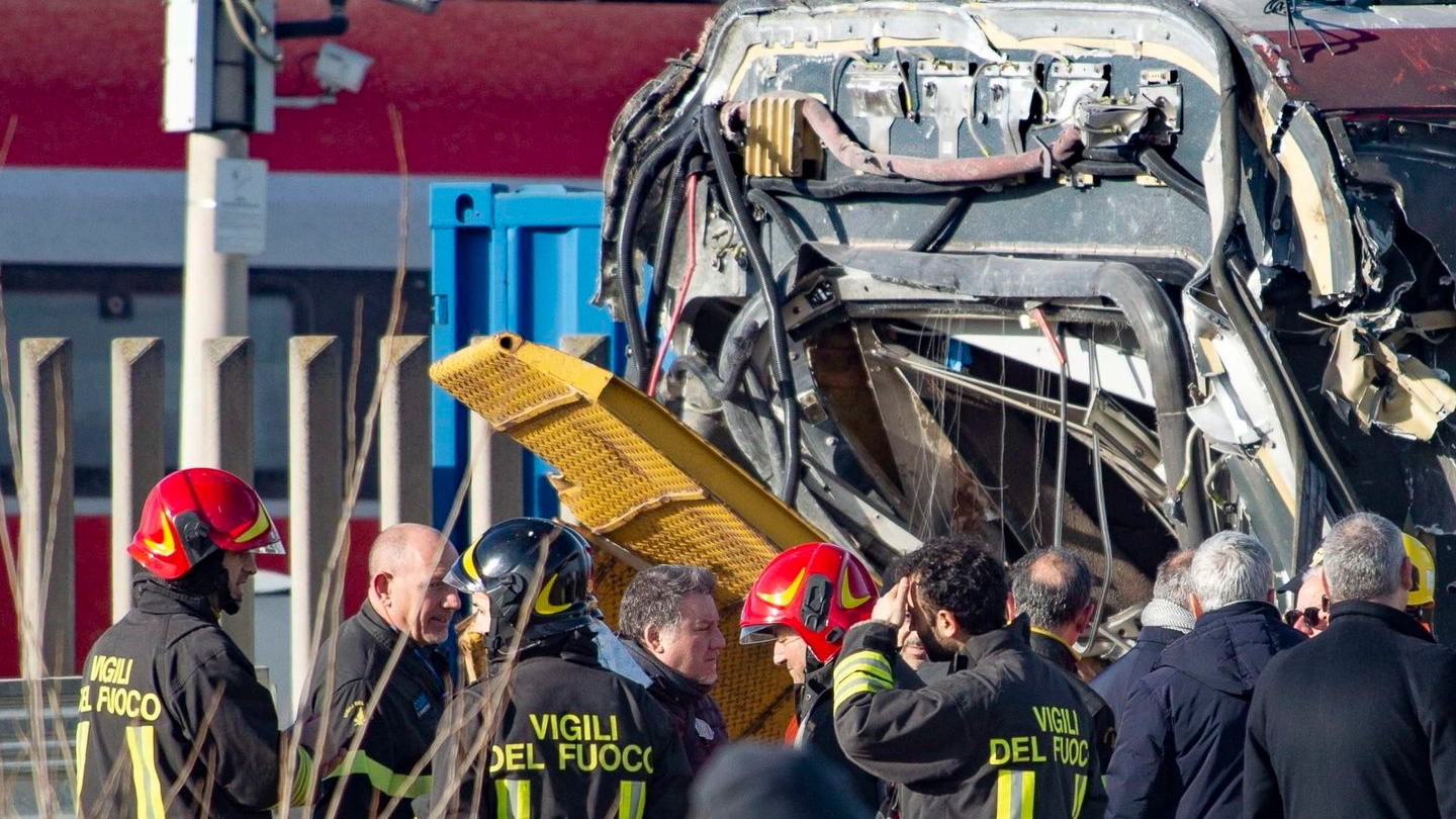 Il Frecciarossa Milano Salerno deragliato all’altezza di Livraga Nell’incidente persero la vita i due macchinisti Giuseppe Cicciù e Mario Dicuonzo