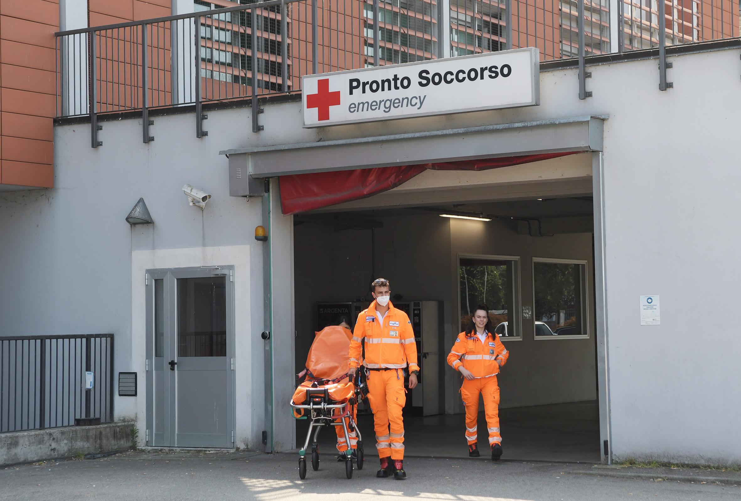 Violentata A 21 Anni Al Pronto Soccorso Poche Ore Dopo Si Lancia Dal