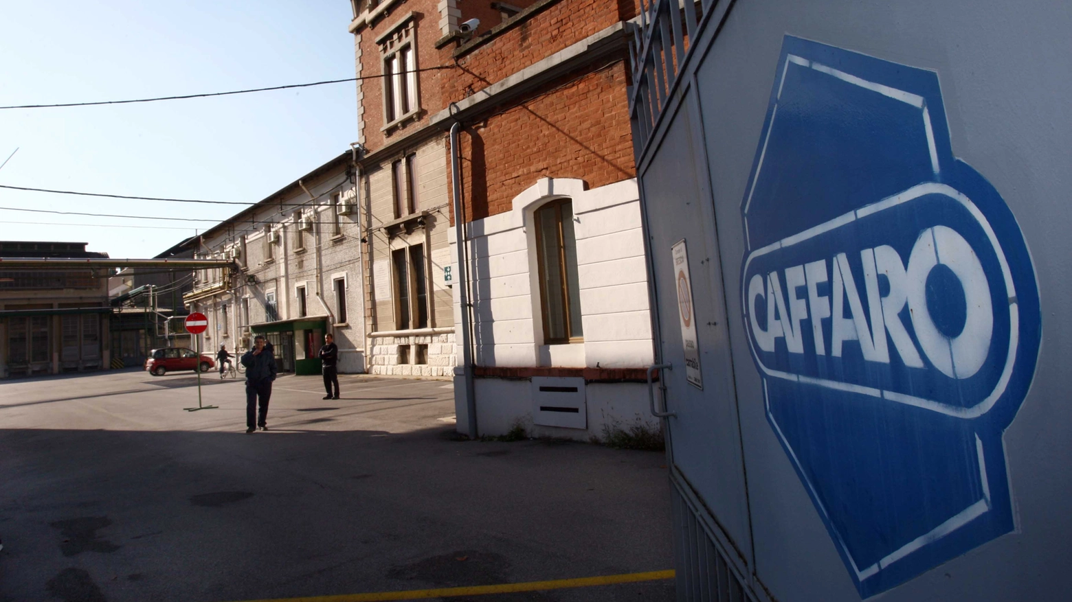 L'ingresso della Caffaro di Brescia