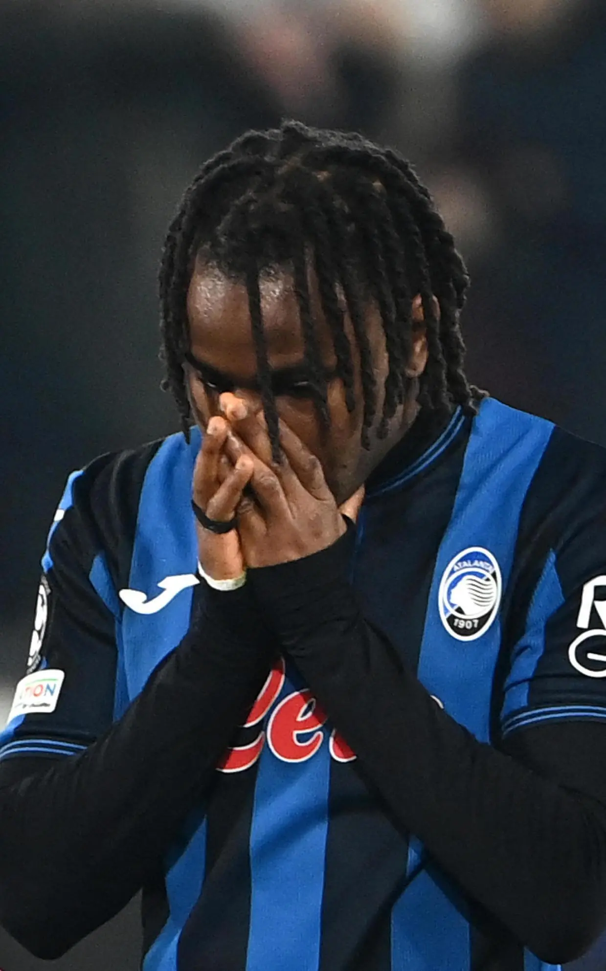 Bufera in casa atalanta dopo il ko in champions. Lookman e il rigore sbagliato: "Gasp irrispettoso, mi ha ferito»