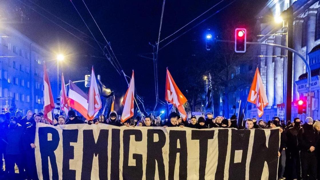 Il “Remigration summit“: "È terribile, va impedito"