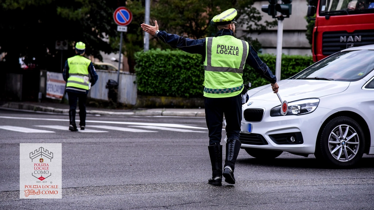 Rilievi della polizia locale dopo un incidente