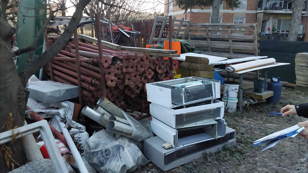 La polizia locale ha messo sotto sequestro un terreno nella zona stadio a Seregno