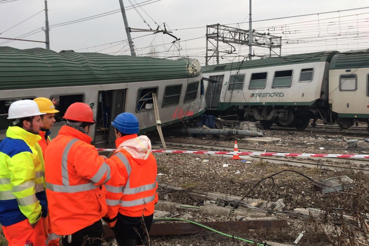 I convogli del regionale che viaggiava fra Cremona e Milano