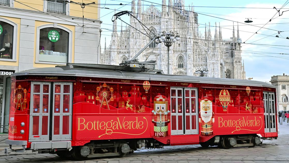 Milano, il tram di Natale è pronto a partire: un viaggio alla scoperta delle bellezza