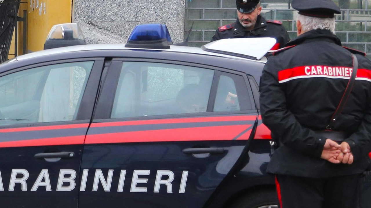 Giunti sul posto i carabinieri hanno trovato soltanto un ragazzo di 29 anni con una profonda ferita a un braccio