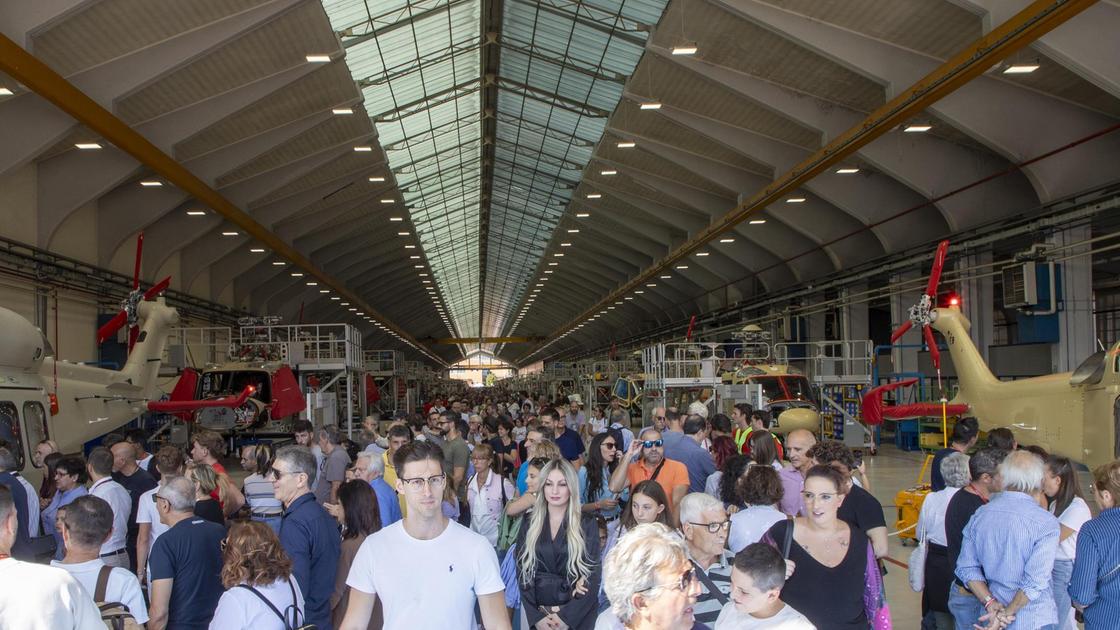 Lo stabilimento Leonardo ha fatto il tutto esaurito:. In 12mila al Family Day