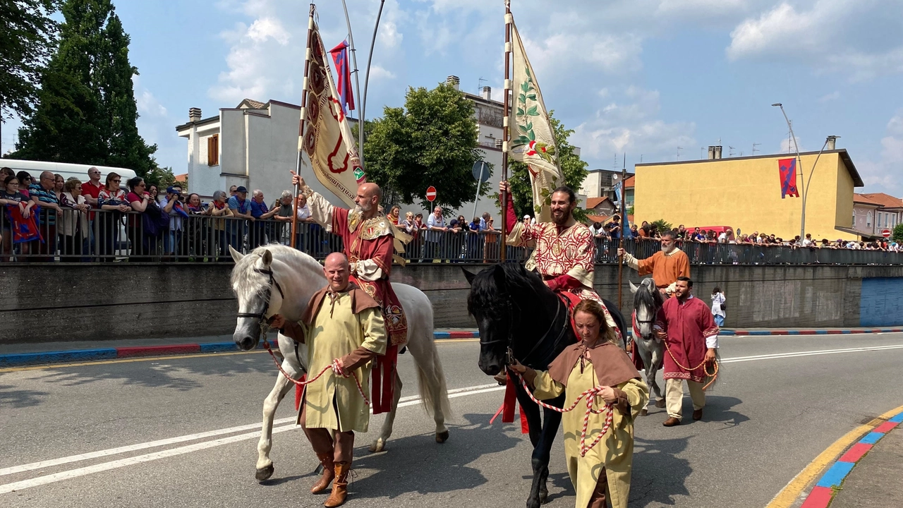 Il Palio: un momento della sfilata per le vie della città di Legnano