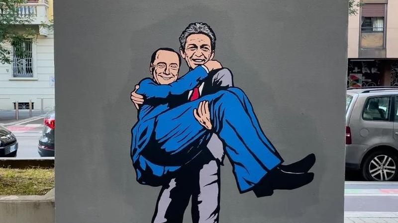 Berlusconi in braccio a Berlinguer: il nuovo murale a Milano che unisce destra e sinistra