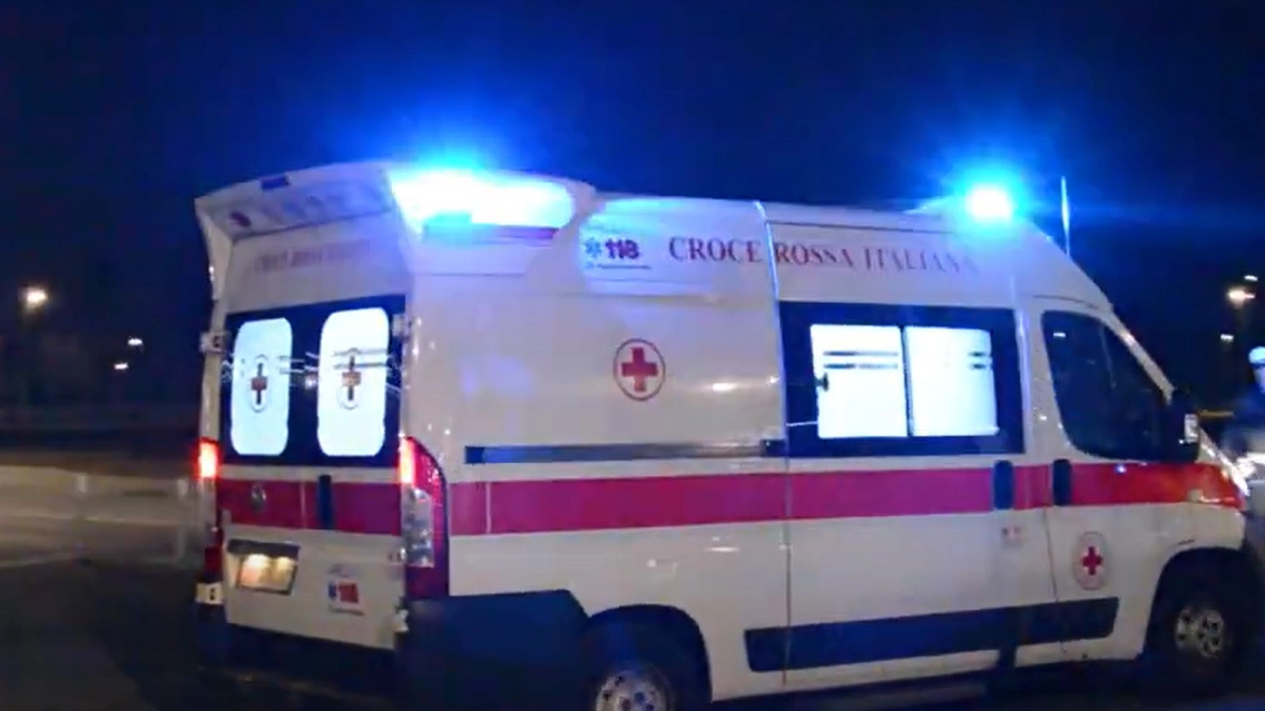 Sul posto anche un'ambulanza della Croce rossa