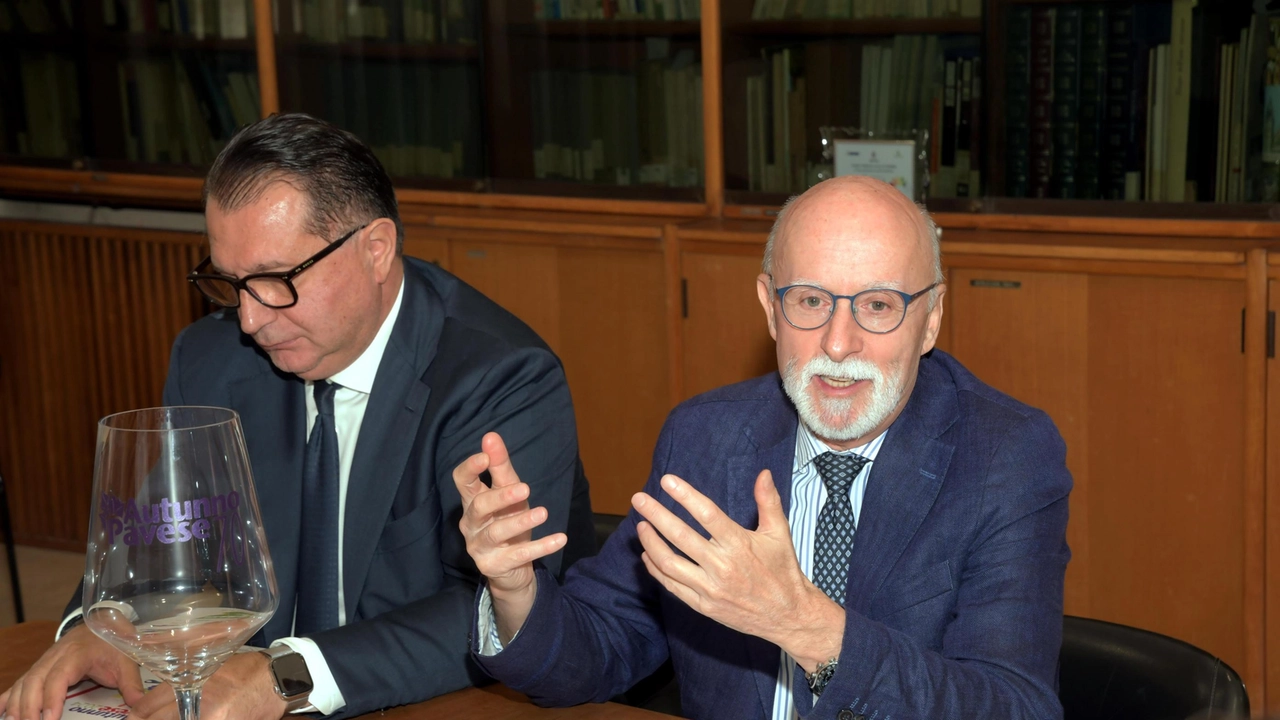 Il commissario straordinario della Camera di commercio Giovanni Merlino e il segretario generale Enrico Ciabatti mentre presentano la kermesse