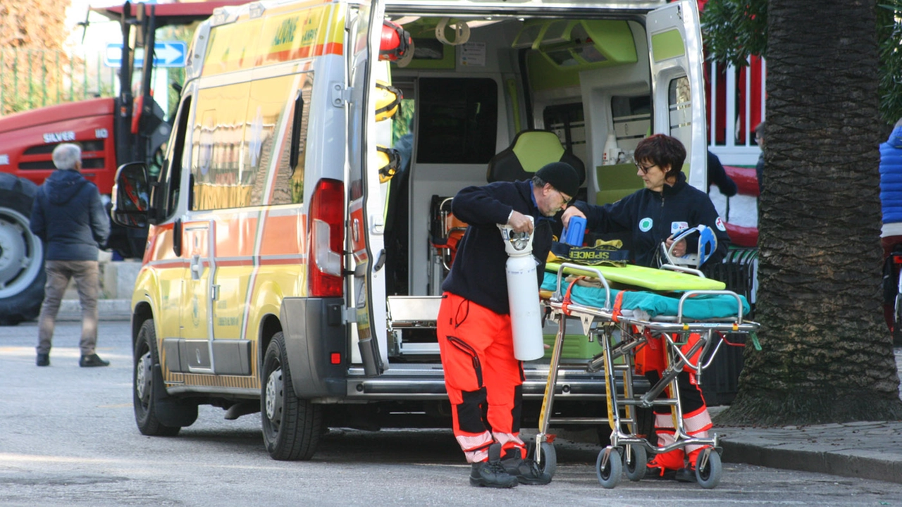 Un'ambulanza a servizio (Foto d'archivio)