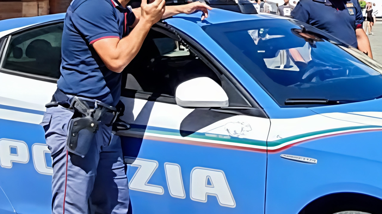 Servizio di controllo straordinario a Lecco e Mandello del Lario, coordinato dalla Polizia di Stato per garantire sicurezza e ordine pubblico. Identificate 44 persone a Lecco e 35 a Mandello del Lario. Ulteriori controlli previsti per l'estate.