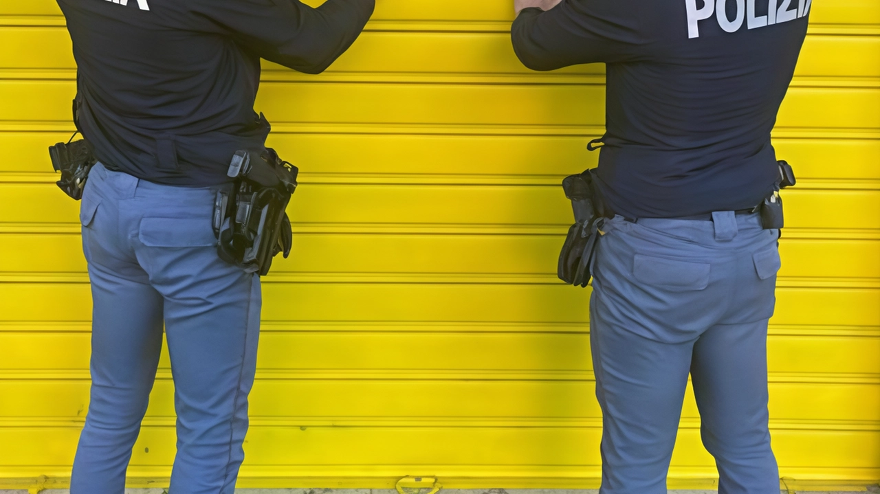 Spacciava cocaina nel suo bar: arrestato titolare - un italiano 40enne residente nel Milanese - e locale chiuso per 15...