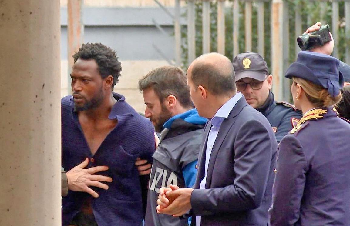 Mamadi Tunkara massacrato con 11 coltellate. Djiram resta in carcere: “Ero geloso, ma non volevo uccidere”