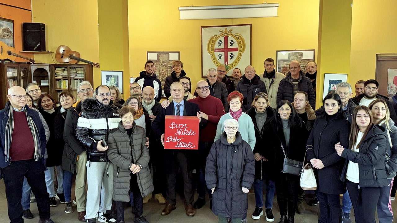 Il gruppo informale “Quelli che...” per il diciannovesimo anno consecutivo ha predisposto la cassetta per le letterine a Babbo Natale