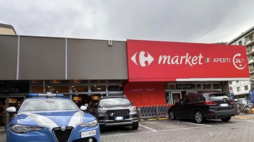 Polizia al Carrefour