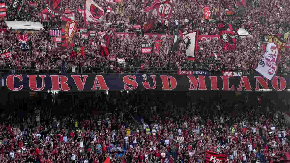 Lo striscione della Curva Sud