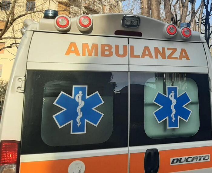 Incidente a Sondrio in viale Stadio tra auto e scooter: un ferito grave