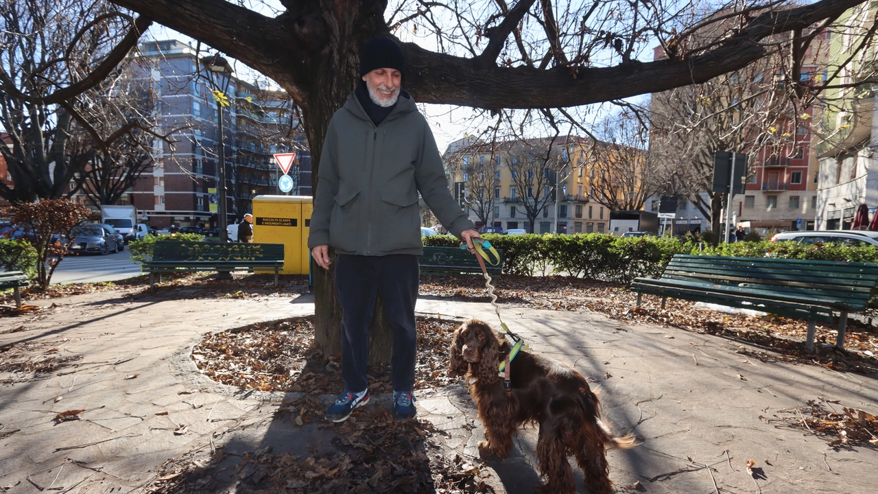 Il residente Claudio Brescianini con il suo amato cane; sotto, piazzale Segrino che negli anni si è arricchita di locali per tutti i gusti ma ha perso in parte l’identità