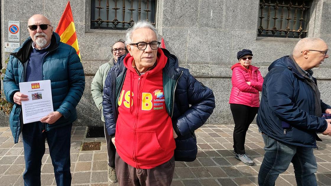 "Non vogliamo il trasferimento". Ufficio Strade, presidio di protesta