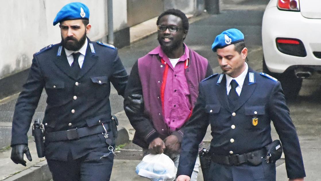 Omicidio Sharon Verzeni, colpo di scena: Moussa Sangare, reo confesso, ritratta tutto. “Non l’ho uccisa io, e ho paura del suo assassino”