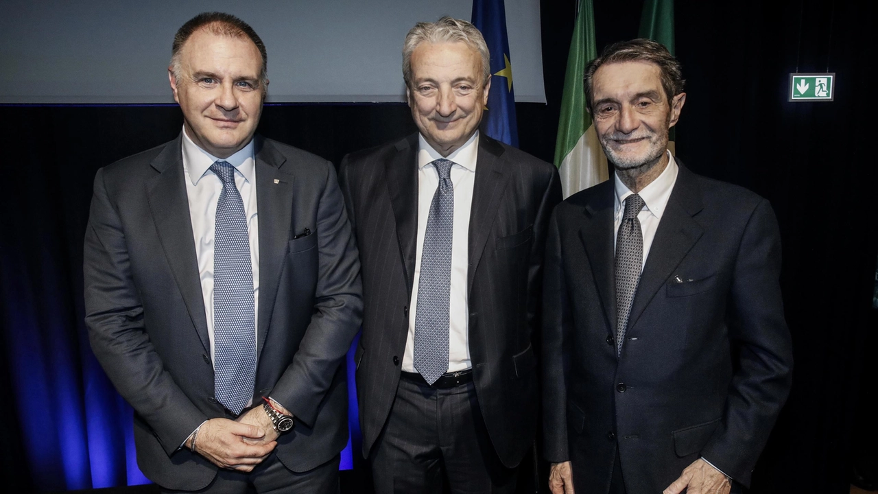 Emanuele Orsini (Confindustria), il neoeletto Giuseppe Pasini e il governatore Attilio Fontana