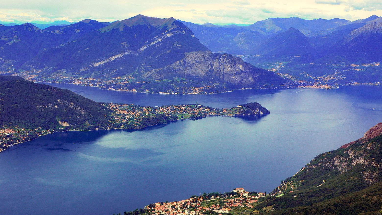 I monti che circondano il lago di Como