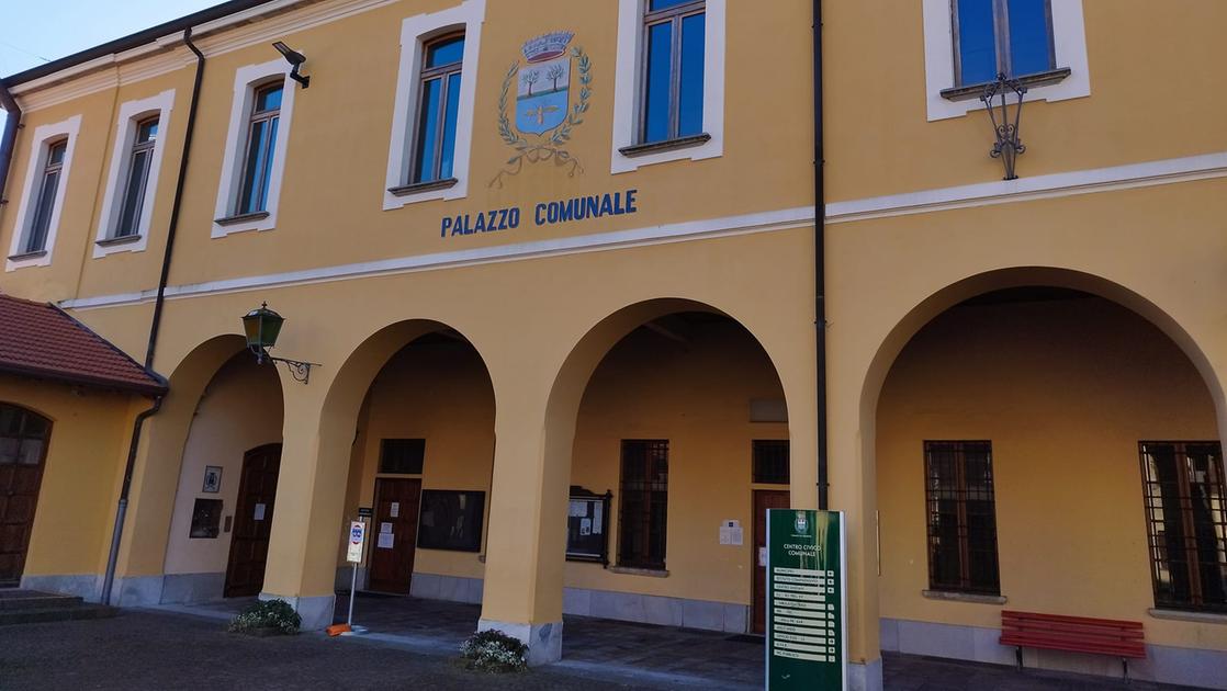 Comerio, ladri in azione in municipio e al centro civico: indagini in corso