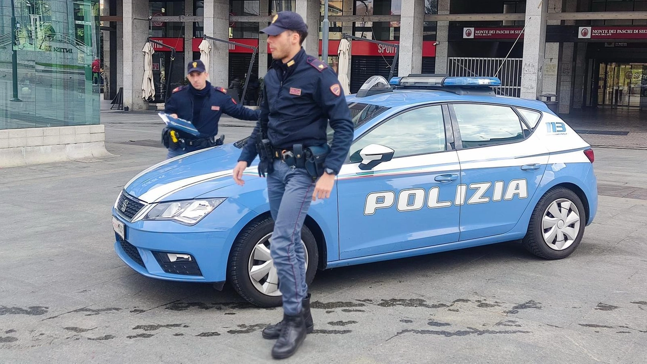 Agenti di polizia della questura di Monza