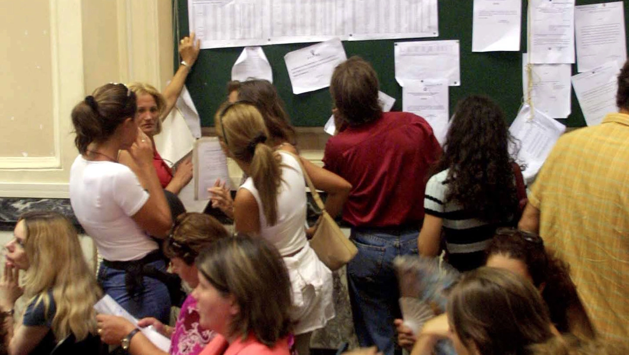 Sono giorni di grande lavoro per l’Ufficio scolastico regionale alle prese con la carenza del personale scolastico che rischia di incidere sul rientro in classe