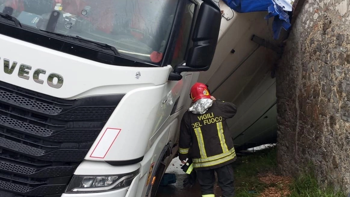 Camion dopo un incidente (Archivio)