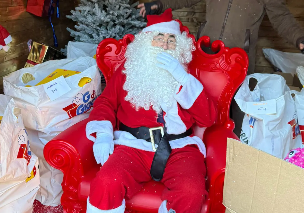 Il Parco di Natale, a Lariofiere Erba la magia delle feste: giostre, pista di pattinaggio e la Fabbrica di Cioccolato