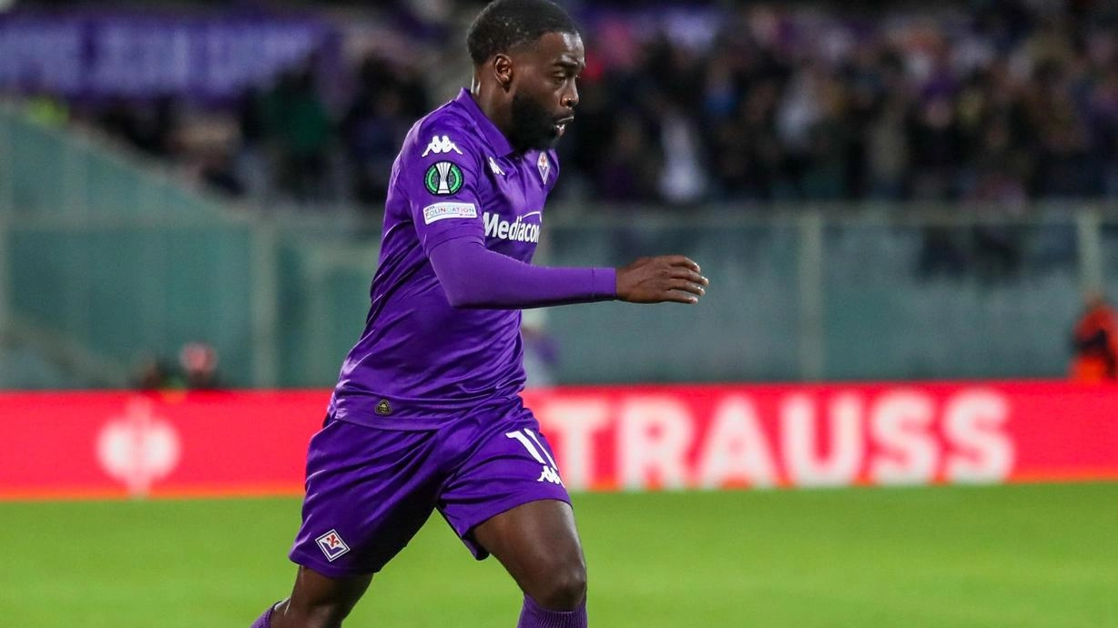 Jonathan Ikoné, 26 anni, attaccante esterno in forza alla Fiorentina