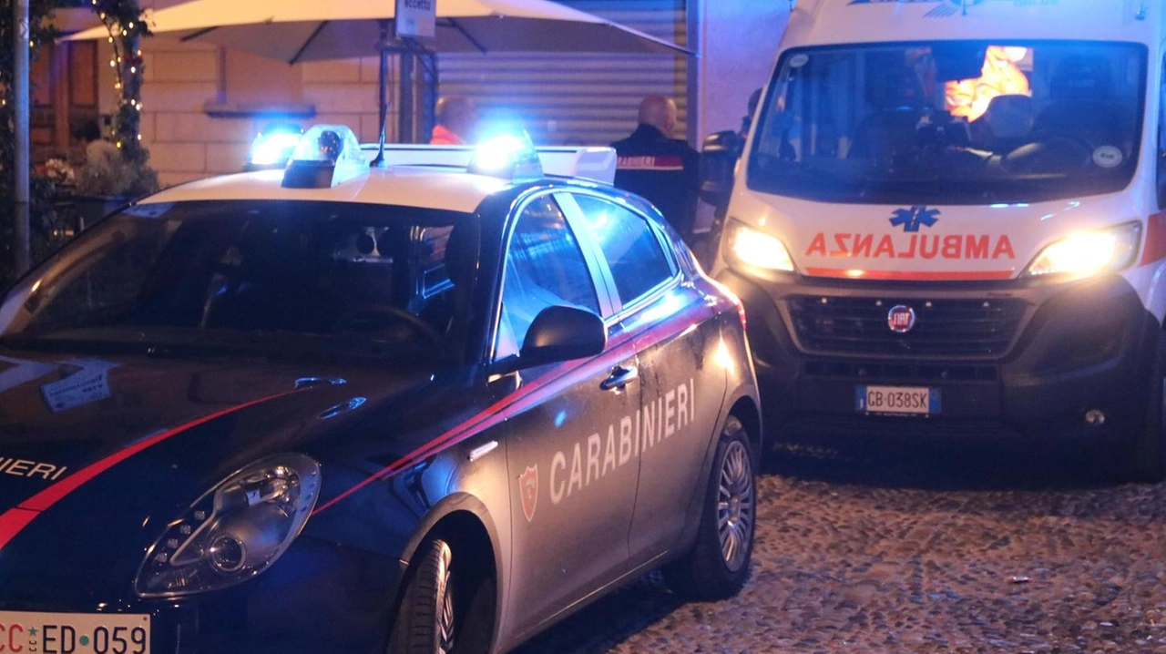 Carabinieri e ambulanza