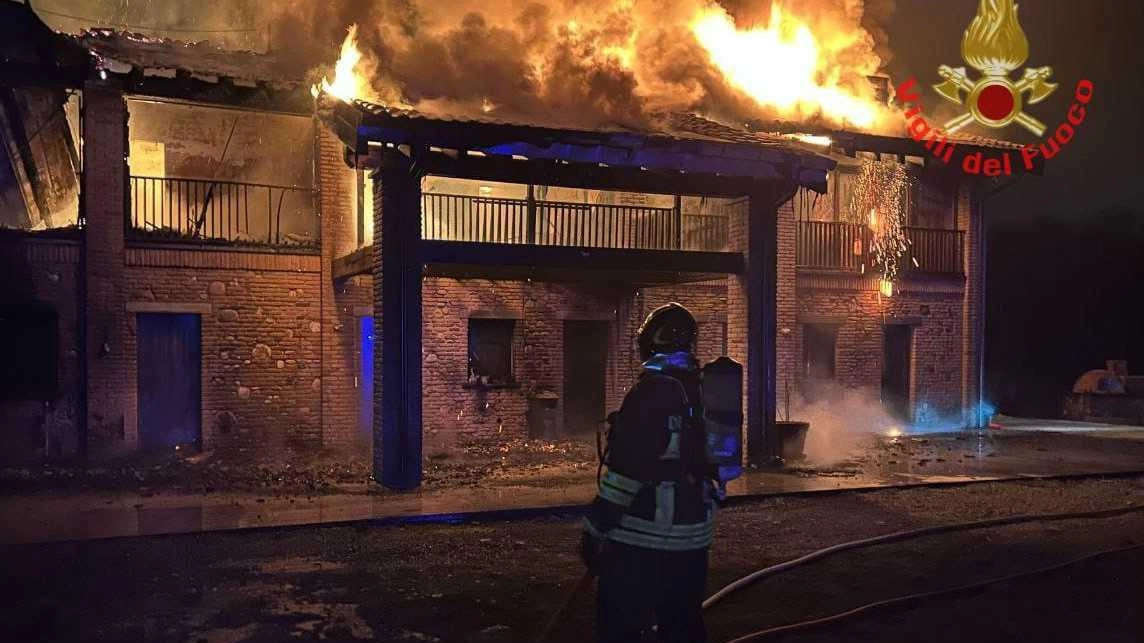 Paura per un incendio divampato in un palazzo nel cuore di Desio. Scattato l’allarme, i vigili del fuoco del Comando...