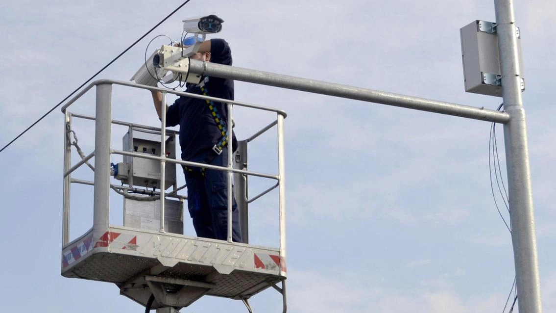 Busto Garolfo, il sindaco ha respinto la mozione della minoranza: no alle telecamere nel bosco della droga