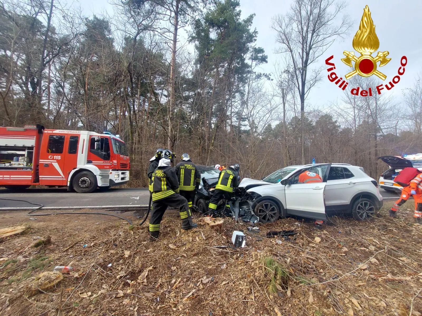 Tradate, scontro sulla provinciale: tre feriti, in gravi condizioni donna di 54 anni