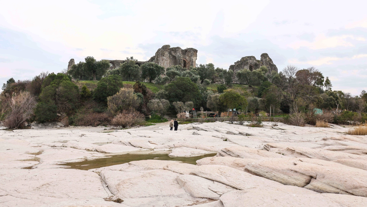 Il nuovo bilancio di Ispra mostra le fragilità dell’ambiente a ridosso dell’Arco alpino Meno flussi in “entrata“ e più evaporazione per il caldo: L’esperto: “Disponibilità sotto la media”