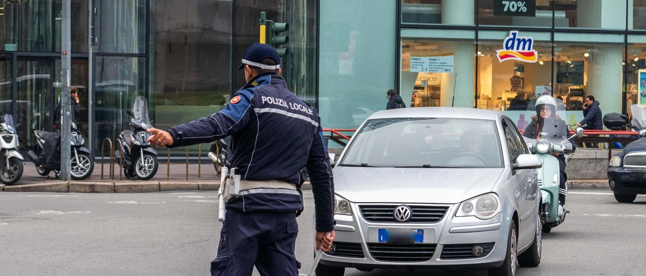 Specialisti del furto nei supermercati: banda straniera fermata con oltre 800 articoli rubati per 8mila euro. Denunciati per furto aggravato e ricettazione. Restituito il bottino ai negozi.