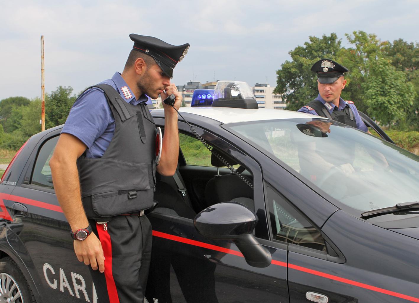 Rozzano, tentata rapina a mano armata: parte un colpo di pistola, tragedia sfiorata