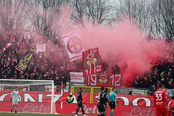 Monza, Marta Fascina torna allo stadio: “Me l’ha chiesto Silvio in sogno”. Ma l’effetto talismano non serve