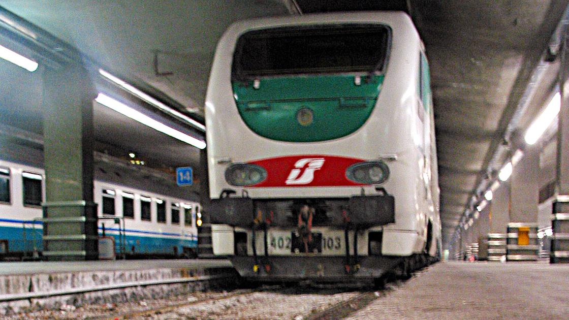 Guasto alla linea ferroviaria a Voghera, sospesa la circolazione dei treni tra Milano e Genova