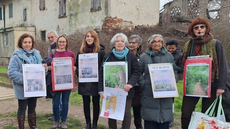 Alcune delle residenti del quartiere, agguerrite contro l'abbattimento