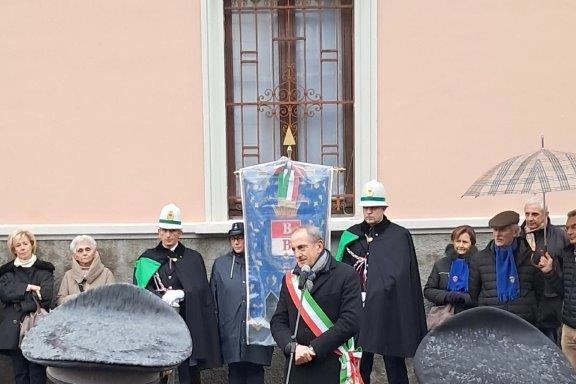 La cerimonia in via Monte Rosa 11 dove abitava Roberto Culin