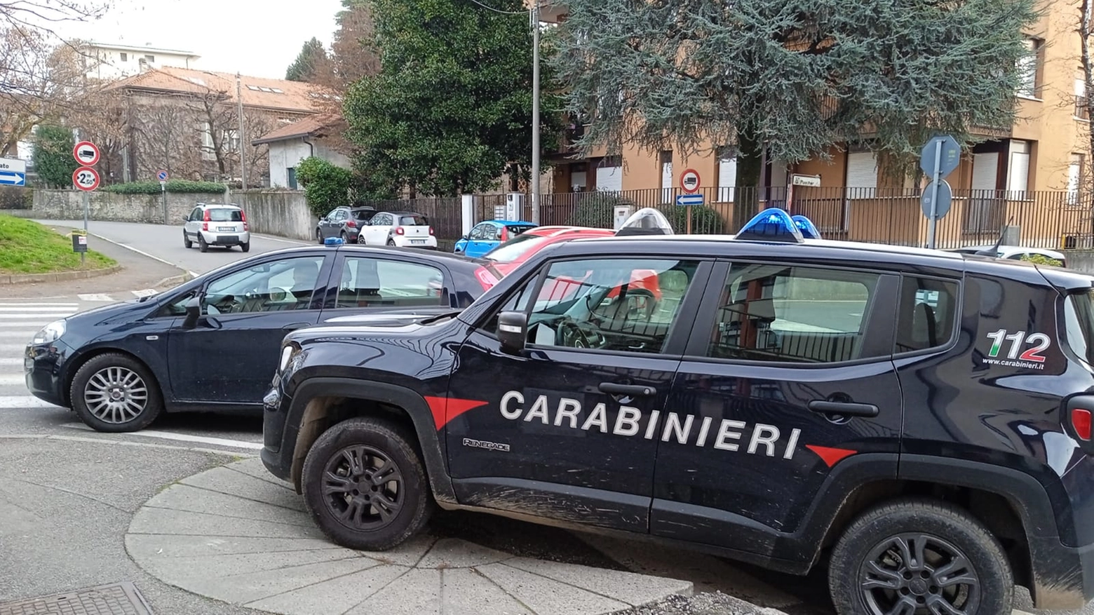 Carabinieri a Cantù