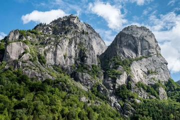 Precipizio degli Asteroidi: la parete simbolo della Val di Mello, la Yosemite Valley delle Alpi