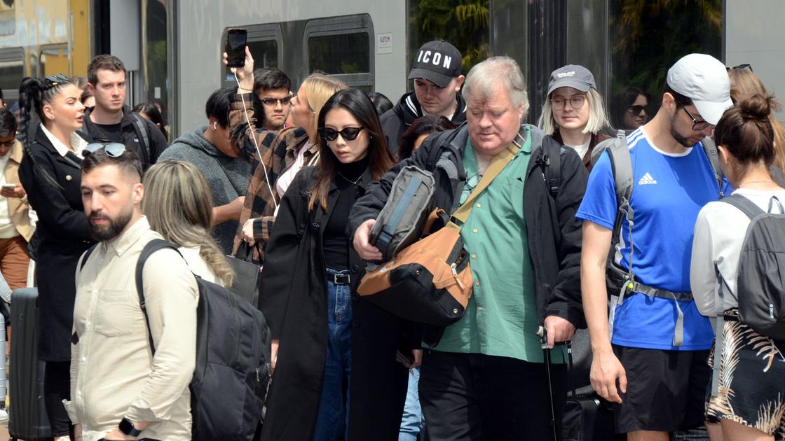 Caos treni in provincia di Sondrio. La soluzione del sindacalista: “Via i convogli vuoti, lo dicevo già 15 anni fa”